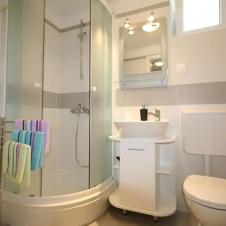 In With One-bedroom 1 Apartment *