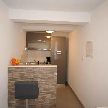 In With One-bedroom 1 *