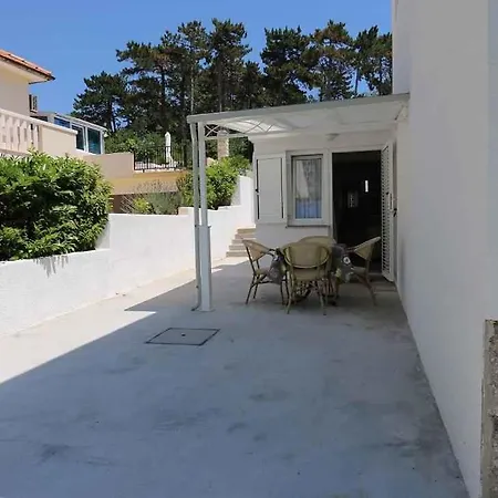 In With One-bedroom 1 *