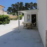 In With One-bedroom 1 *